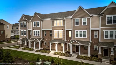 157 Monument Ln, Wixom, MI 48393