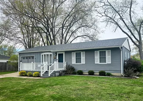 456 Cardinal Dr, Marysville, MI 48040