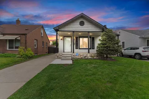 7960 Jackson St, Taylor, MI 48180