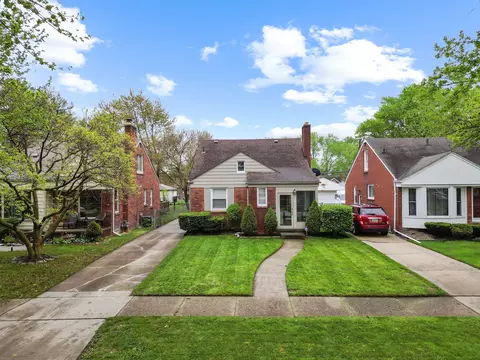 20506 Beaufait St, Harper Woods, MI 48225