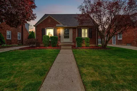 3164 Willow St, Dearborn, MI 48124