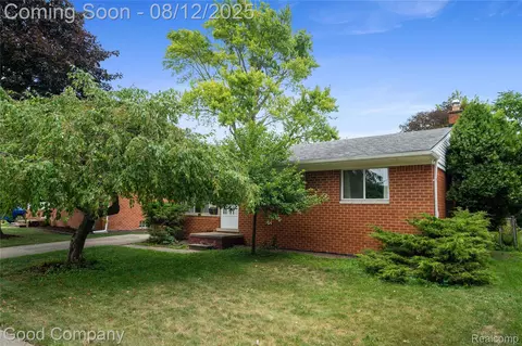 27736 Osmun St, Madison Heights, MI 48071