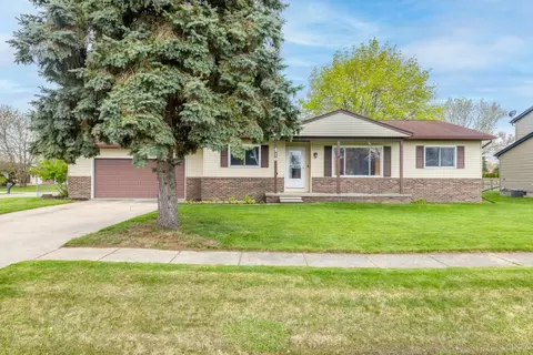 516 William G Dr, Capac, MI 48014