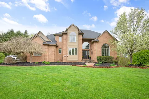 10348 Londonderry Dr, Green Oak, MI 48178