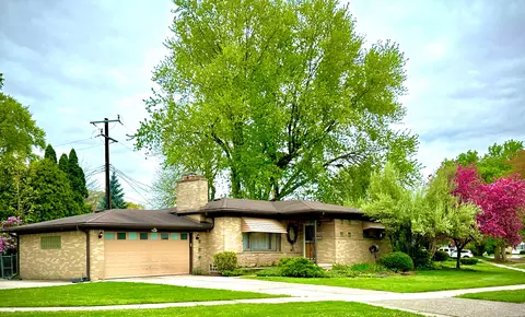 9186 Arnold St, Redford, MI 48239