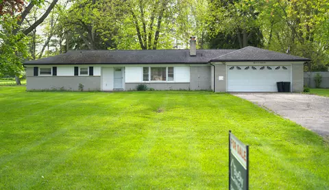 5781 Wright Dr, Troy, MI 48098