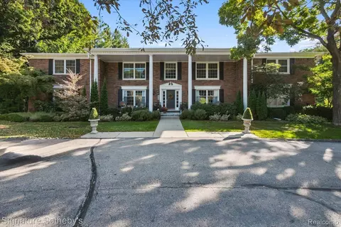 233 Barden Rd, Bloomfield Hills, MI 48304