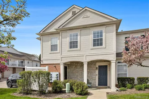 7200 Addington Dr, Commerce, MI 48390
