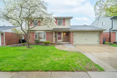 32905 Summers St, Livonia, MI 48154