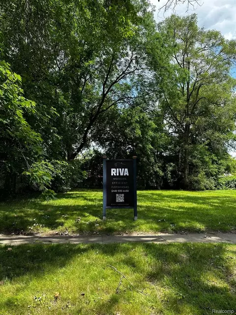 338 W Hayes Ave, Hazel Park, MI 48030