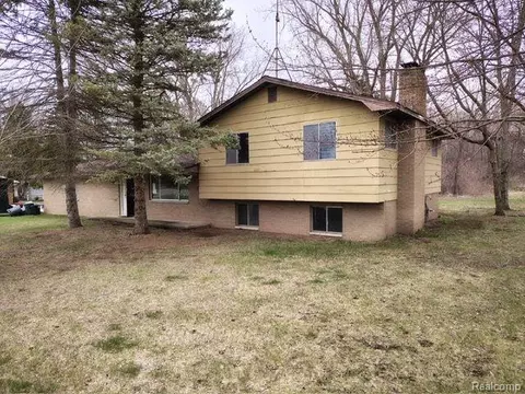 12416 Nichols Rd, Montrose, MI 48457