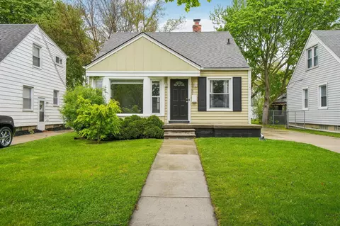 13750 Talbot St, Oak Park, MI 48237