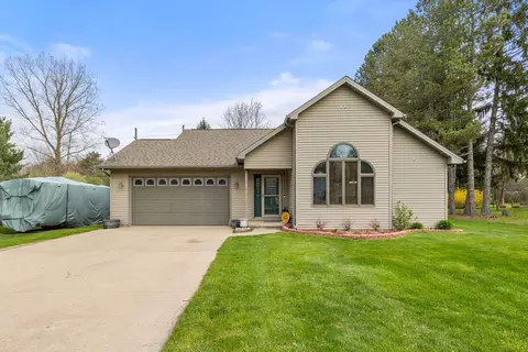 3894 Krafft Rd, Fort Gratiot, MI 48059