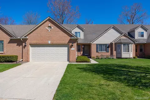 17329 Averhill Blvd, Macomb, MI 48042