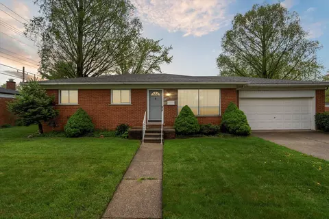 32186 Susilane St, Roseville, MI 48066