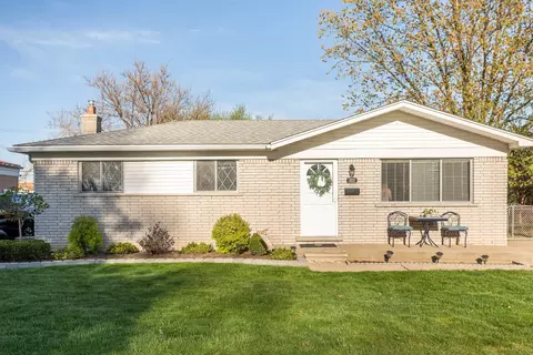 322 N Hawthorne St, Westland, MI 48185