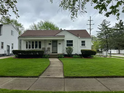 23708 Rosalind Ave, Eastpointe, MI 48021
