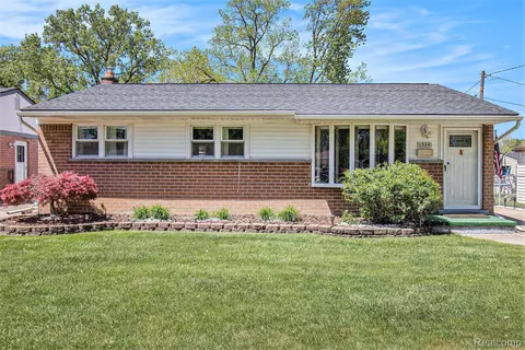 1534 Raymer St, Westland, MI 48186