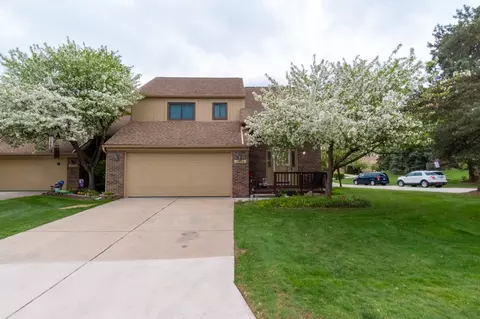 2179 Rochelle Park Dr, Rochester Hills, MI 48309
