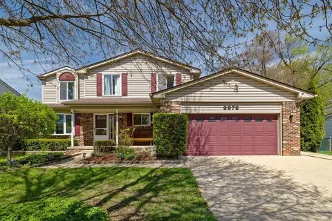 8978 Sussex St, White Lake, MI 48386