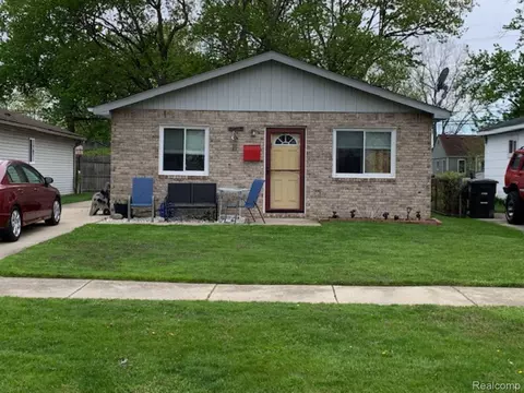 11708 Syracuse St, Taylor, MI 48180