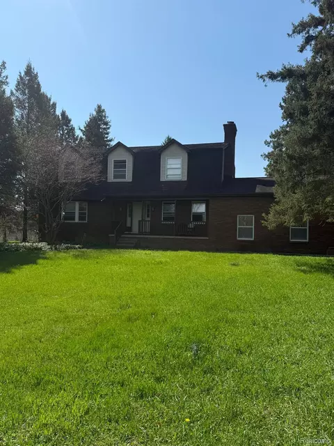 1531 8 Mile Rd, Webster, MI 48189
