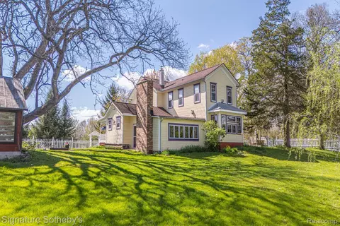 9827 Kennedy Rd, Henrietta, MI 49259