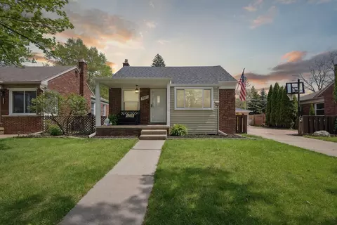 7917 Rosedale Blvd, Allen Park, MI 48101