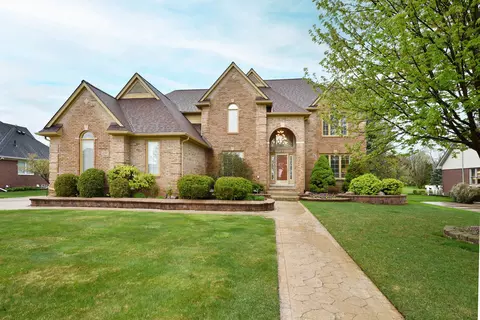 4297 Springbrook Dr, Sterling Heights, MI 48314