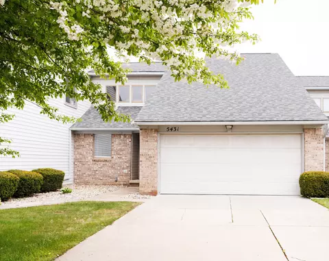 5431 Country Club Ln, Grand Blanc, MI 48439