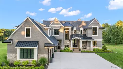 300 N Coats Rd, Oxford, MI 48371
