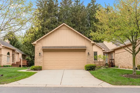 22340 River Ridge Trl, Farmington Hills, MI 48335