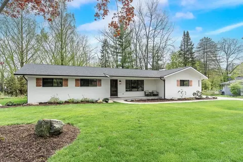 2789 Hillendale Dr, Rochester Hills, MI 48309