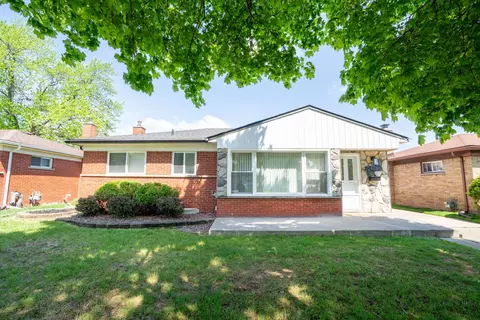 24686 Ward St, Taylor, MI 48180