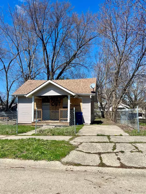 1302 Huron St, Flint, MI 48507