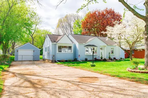 36757 Birwood St, Clinton Township, MI 48035