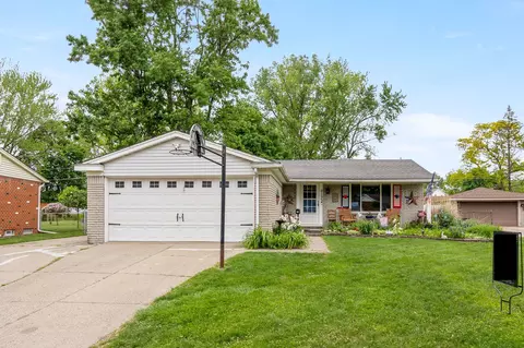 2135 Minerva St, Westland, MI 48186