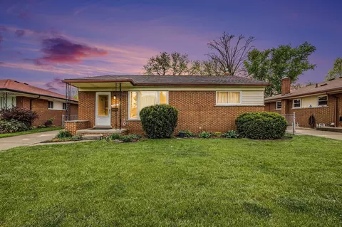 8458 Francine St, Warren, MI 48093