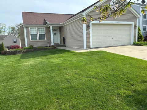 1672 Valdosta Cir, Pontiac, MI 48340