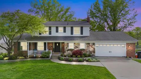 15643 Edgewood St, Livonia, MI 48154