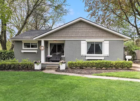 321 Bennett St, Milford, MI 48381