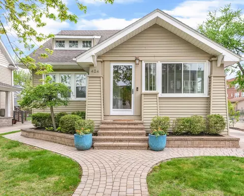 424 W Hudson Ave, Royal Oak, MI 48067