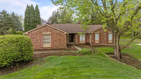 6435 Denton Dr, Troy, MI 48098