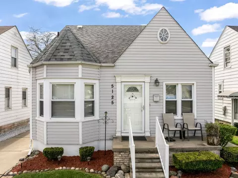 5125 Curtis St, Dearborn, MI 48126