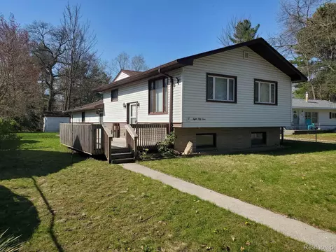 854 Kelley St, Traverse City, MI 49686