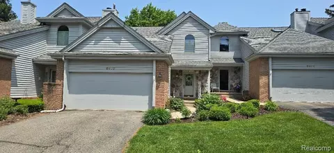 6480 Scenic Pines Crt Ct, Independence, MI 48346