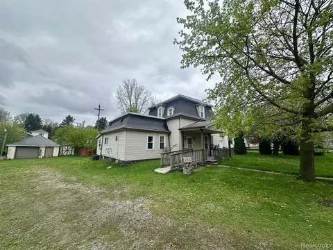 1 1st St, Yale, MI 48097