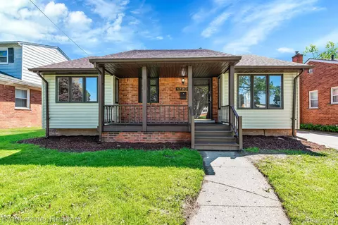 17200 Olympia, Redford, MI 48240