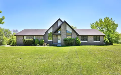 53201 Maranatha Ln, Lyon, MI 48393