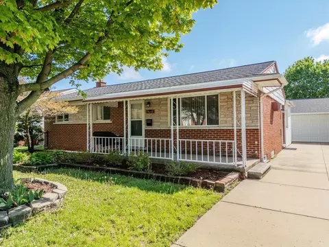 7018 Bison St, Westland, MI 48185